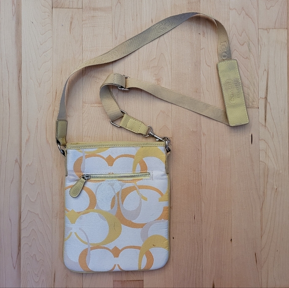 Vintage Crossbody Hand Bag - Picture 3 of 8